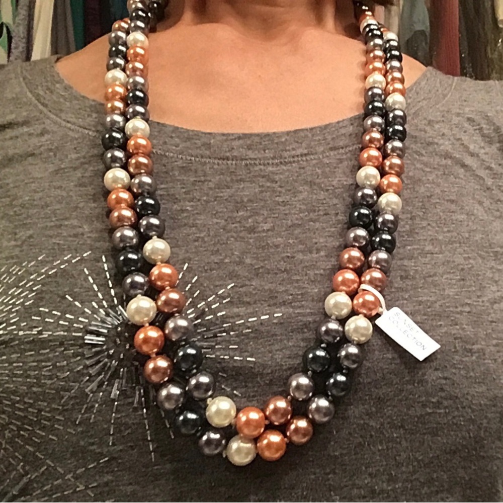 Glass Pearls Necklace